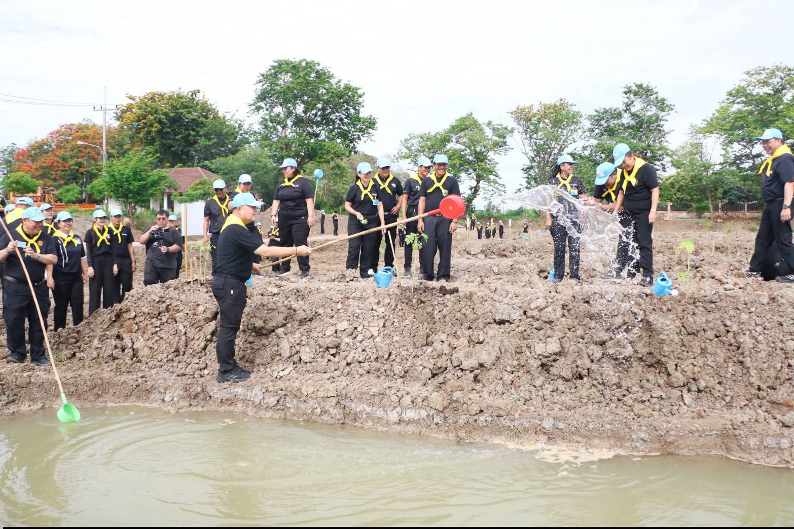 title - ส.ป.ก. ร่วมกิจกรรมโครงการจิตอาสาพัฒนาด้านการเกษตร กษ. เฉลิมพระเกียรติสมเด็จพระนางเจ้าฯ พระบรมราชินี เนื่องในโอกาสมหามงคลเฉลิมพระชนมพรรษา 4 รอบ 3 มิถุนายน 2569 ณ ศูนย์ส่งเสริมและพัฒนาอาชีพเสริมนอกภาคการเกษตร (ศูนย์ศิลปาชพบางไทรฯ เดิม)